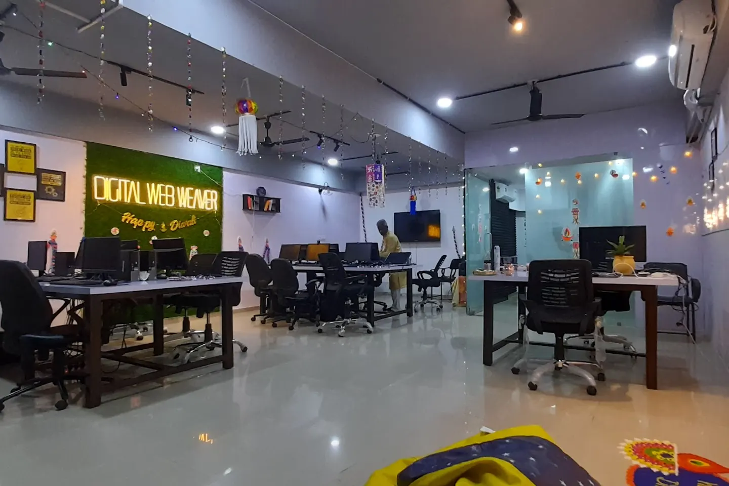 Digital Web Weaver studio